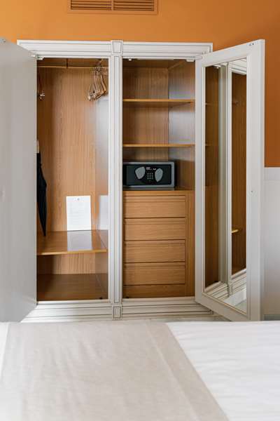 ALHAMBRA PALACE HOTEL - Photo 37