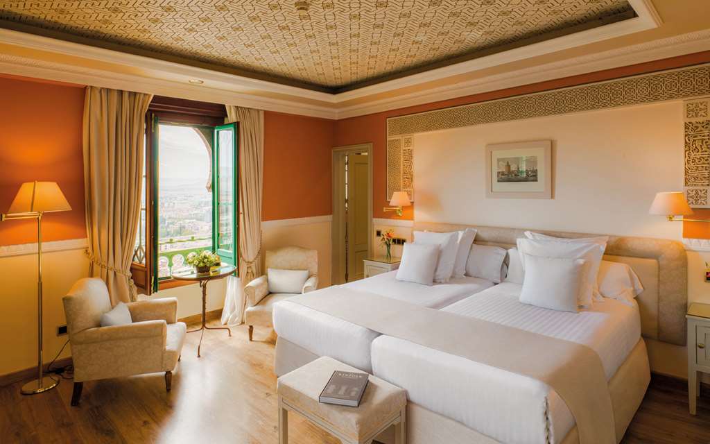 Alhambra Palace Hotel-guestroom-Guest Room,On-Site.jpg