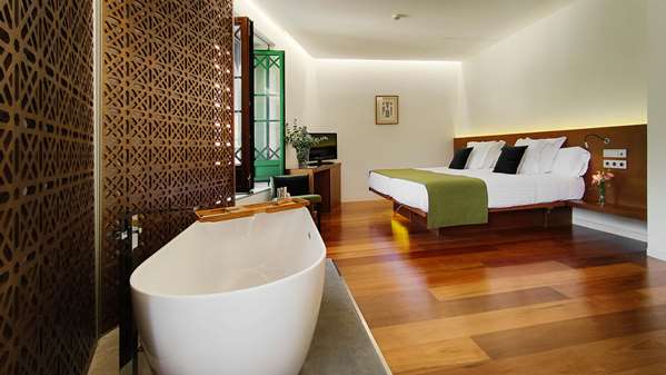 ALHAMBRA PALACE HOTEL - Photo 38