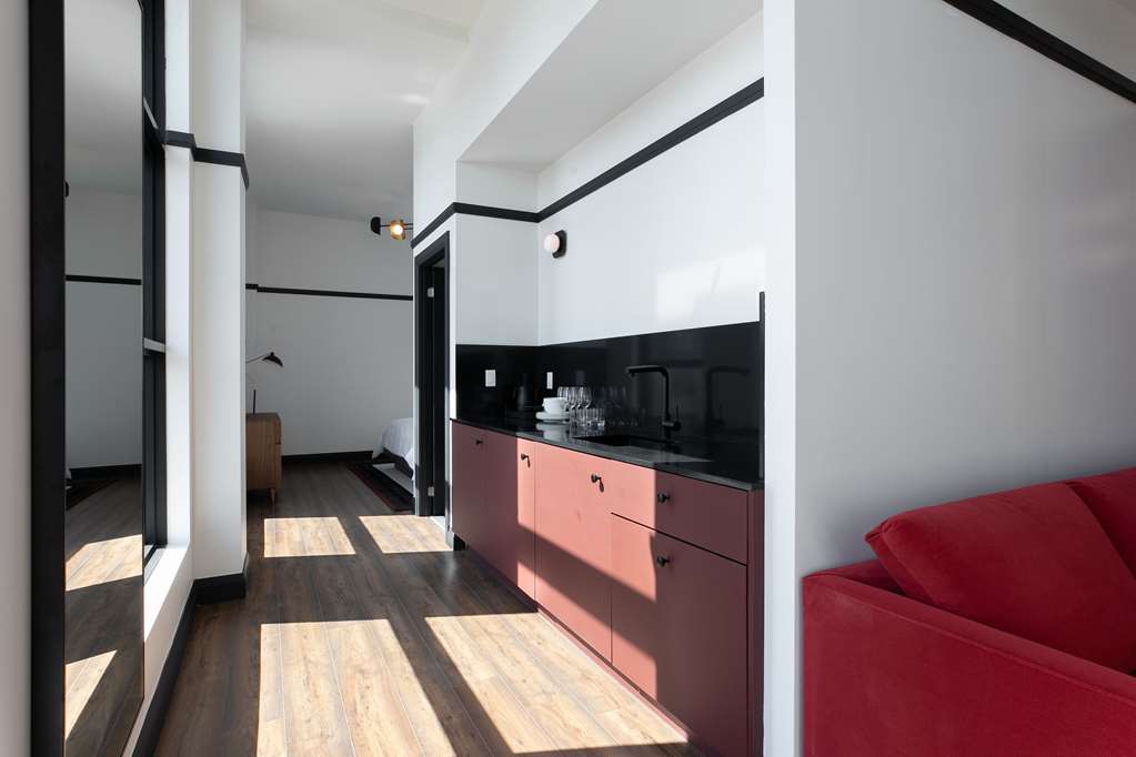 THE POSTMARK HOTEL-guestroom-Guest Room,Guest Room Amenity,Kitchen/Kitchenette,On-Site.jpg