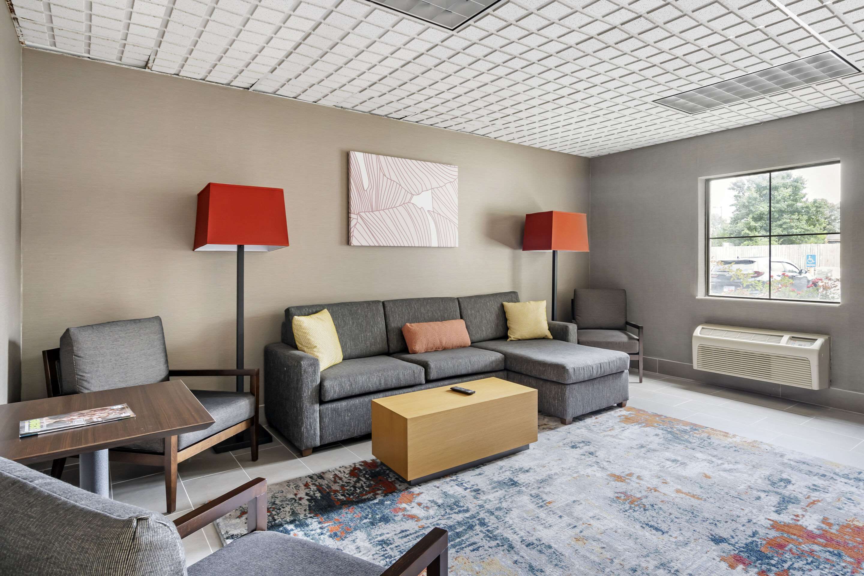 Hotel lobby | Executive Suites - Columbus East