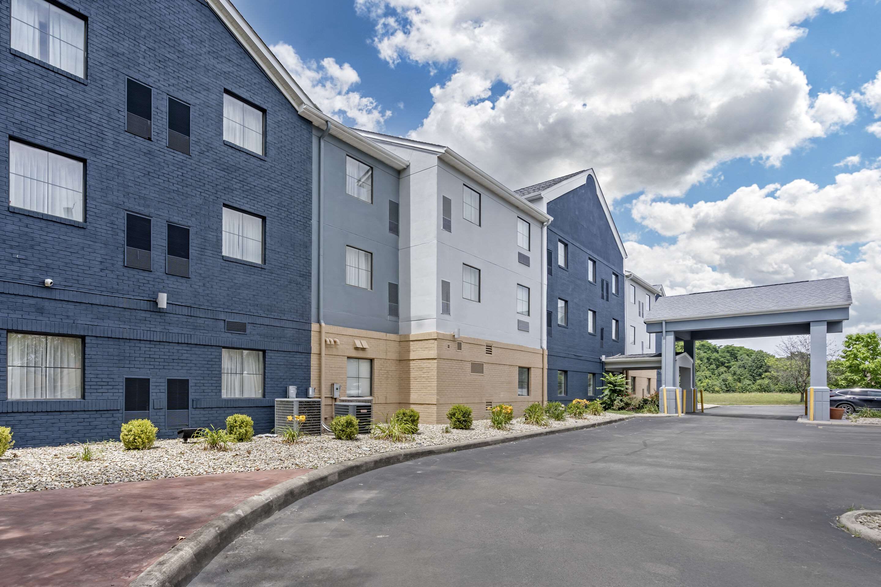Hotel exterior | Executive Suites - Columbus East