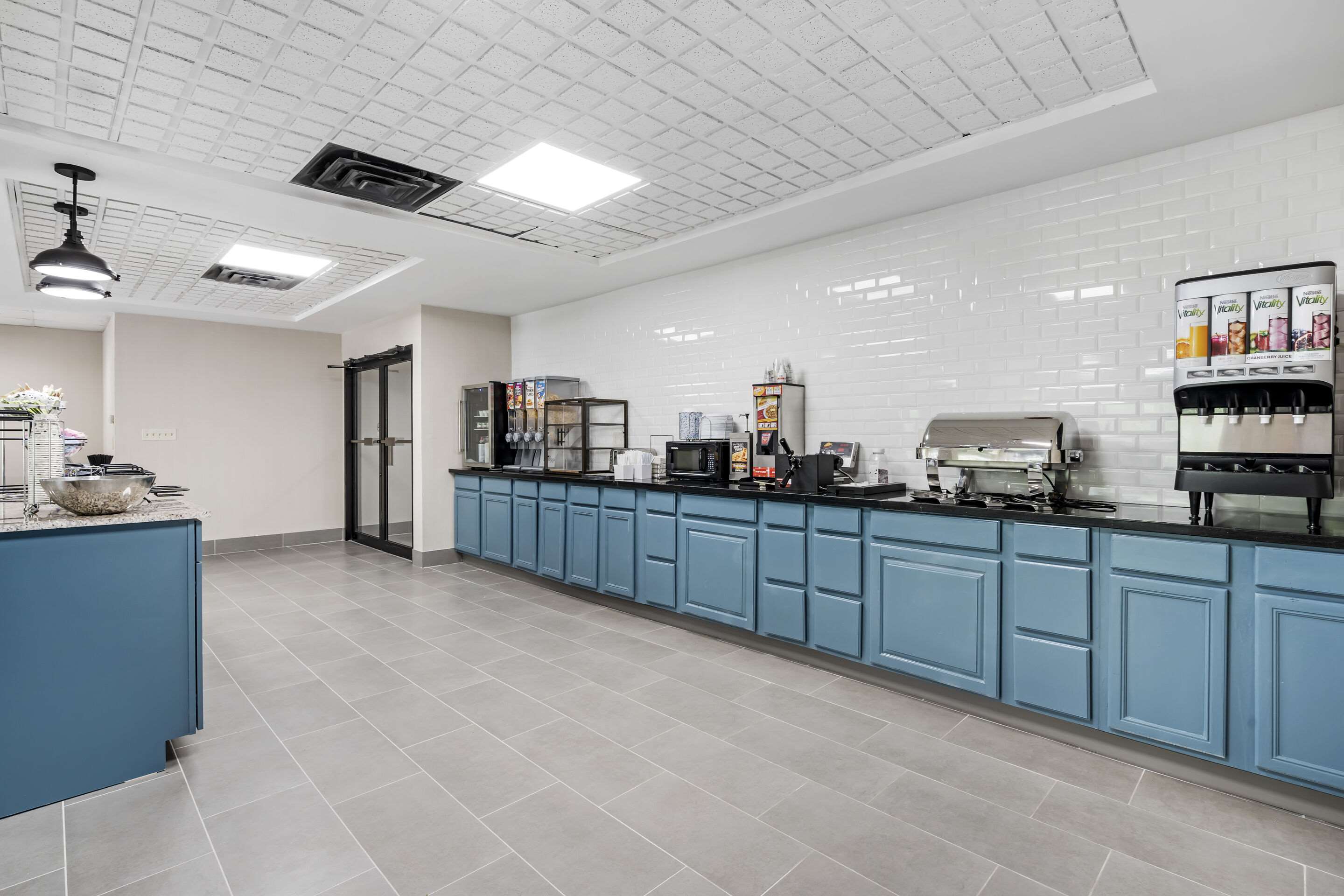 Breakfast area | Executive Suites - Columbus East