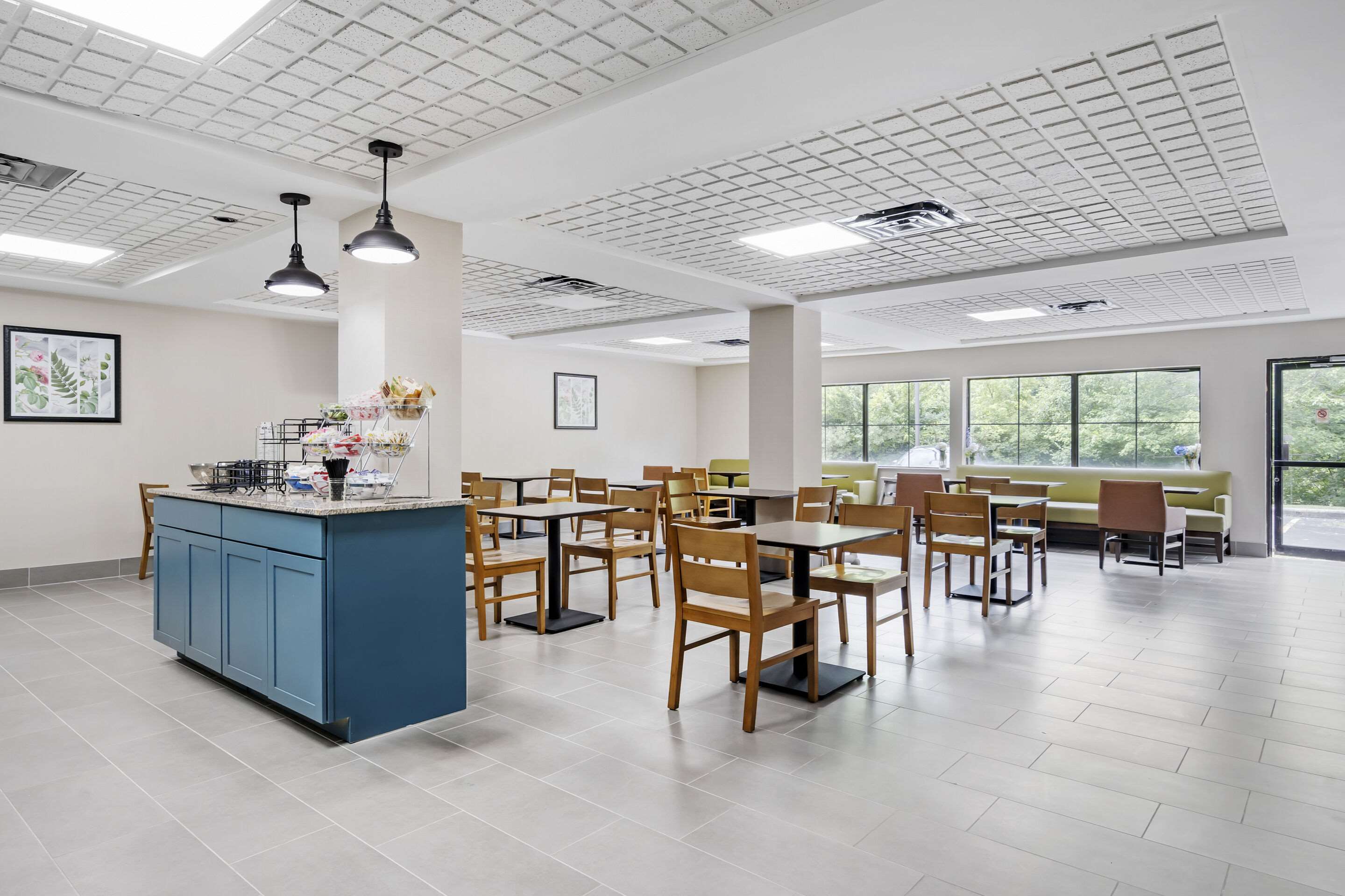 Breakfast area | Executive Suites - Columbus East