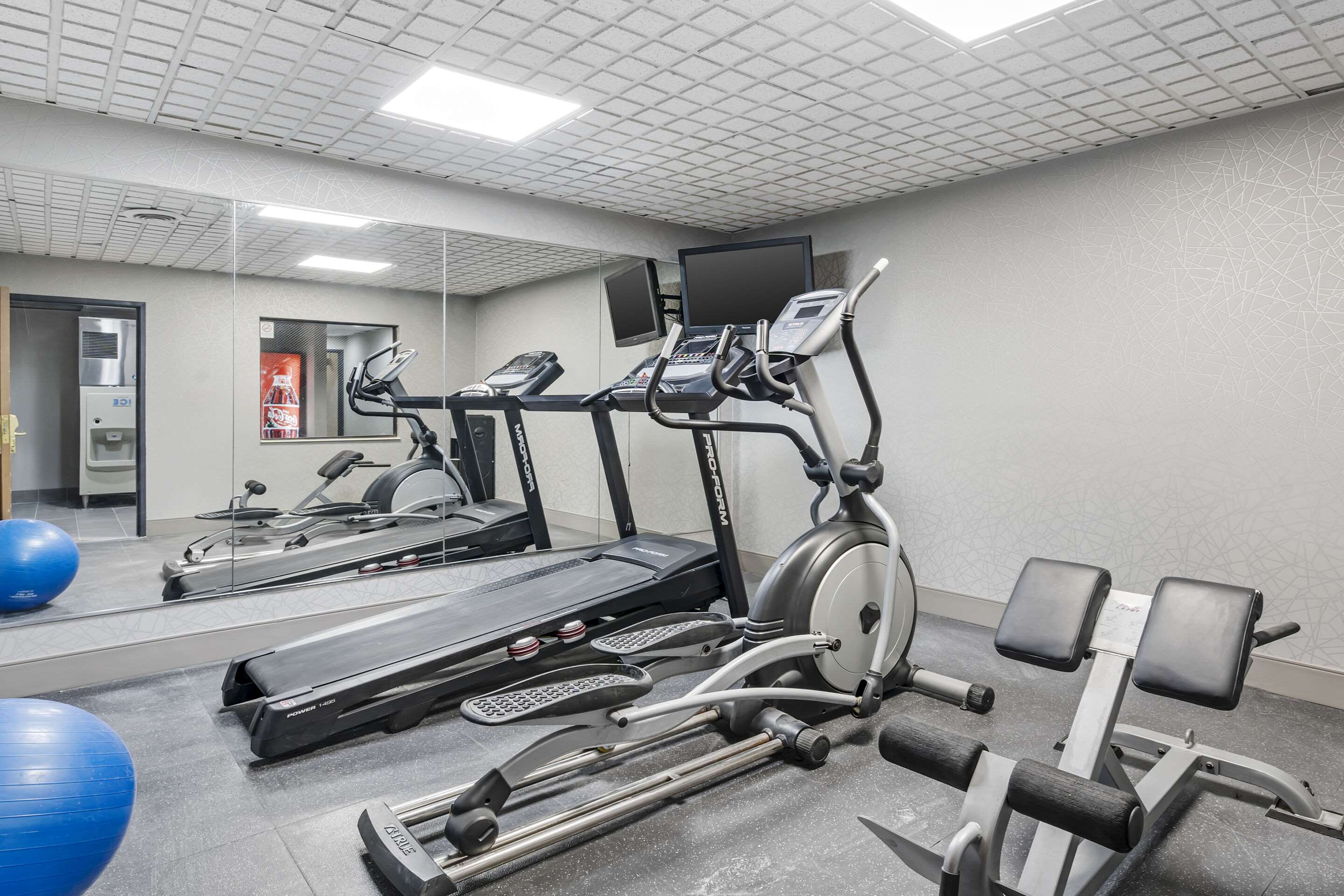 Fitness center | Executive Suites - Columbus East