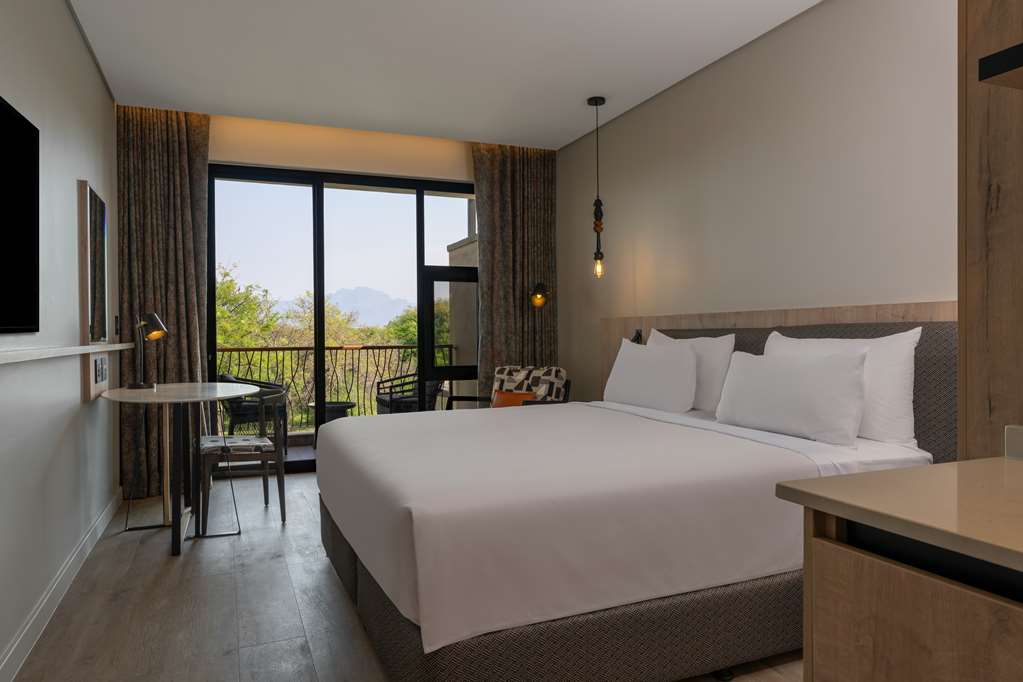 RADISSON SAFARI HOTEL HOEDSPRUIT-guestroom-Guest Room,On-Site.jpg