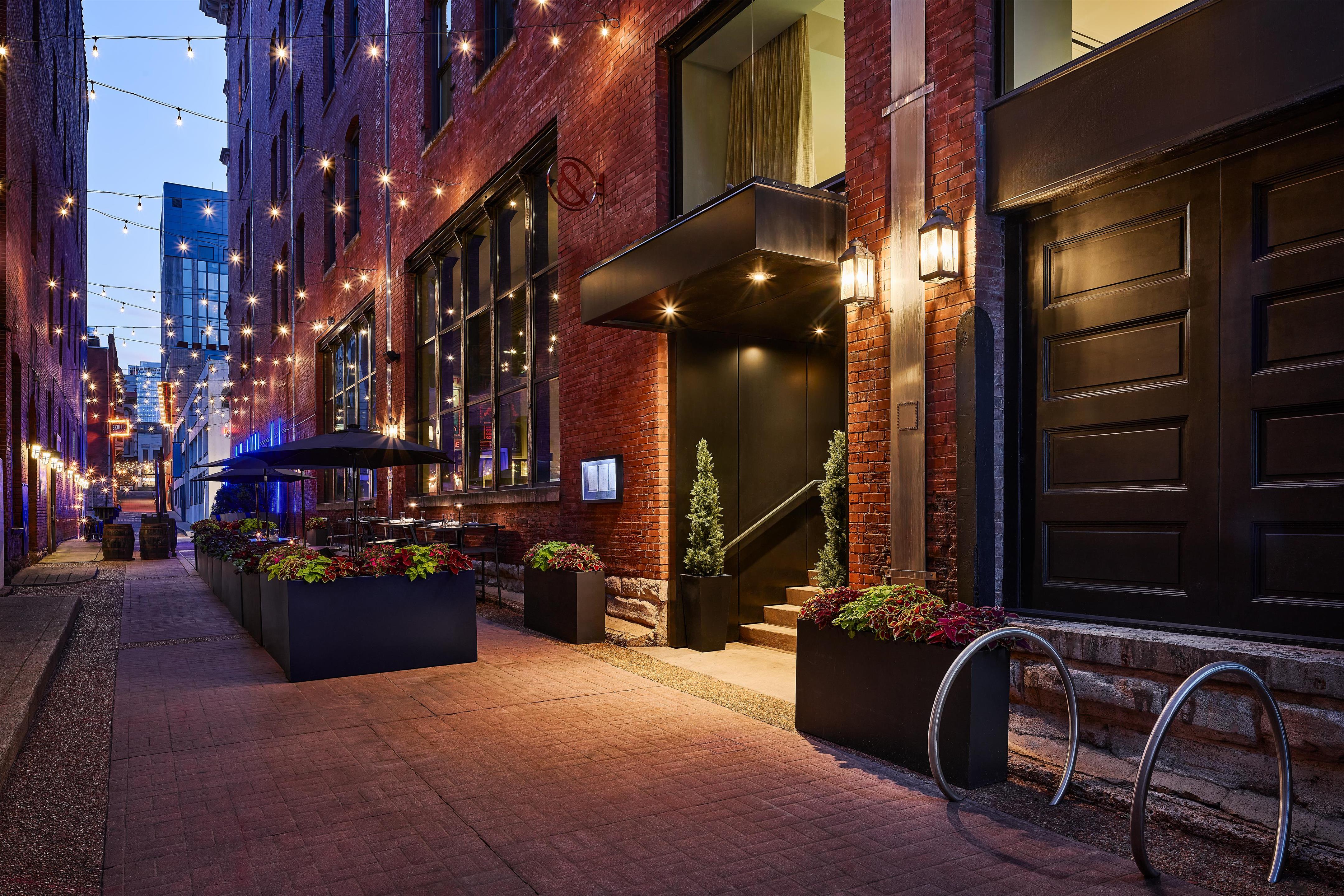 Exterior | The Bankers Alley Hotel Nashville, Tapestry Collection By Hilton