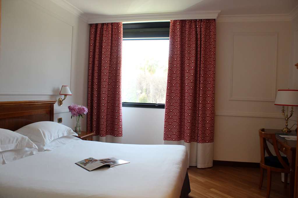 SAVOY HOTEL AND SPA-guestroom-Guest Room,On-Site.jpg