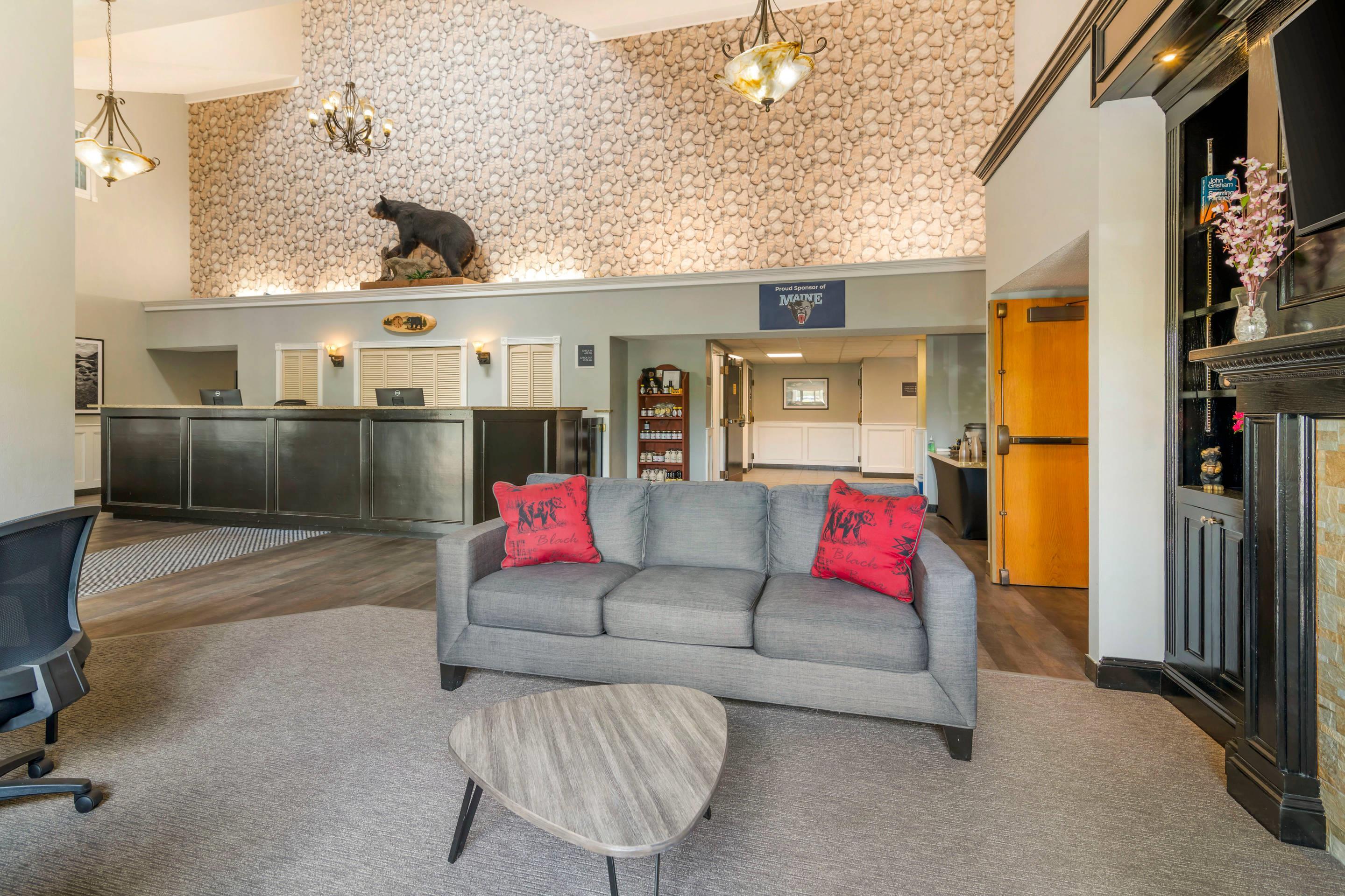 Lobby with sitting area