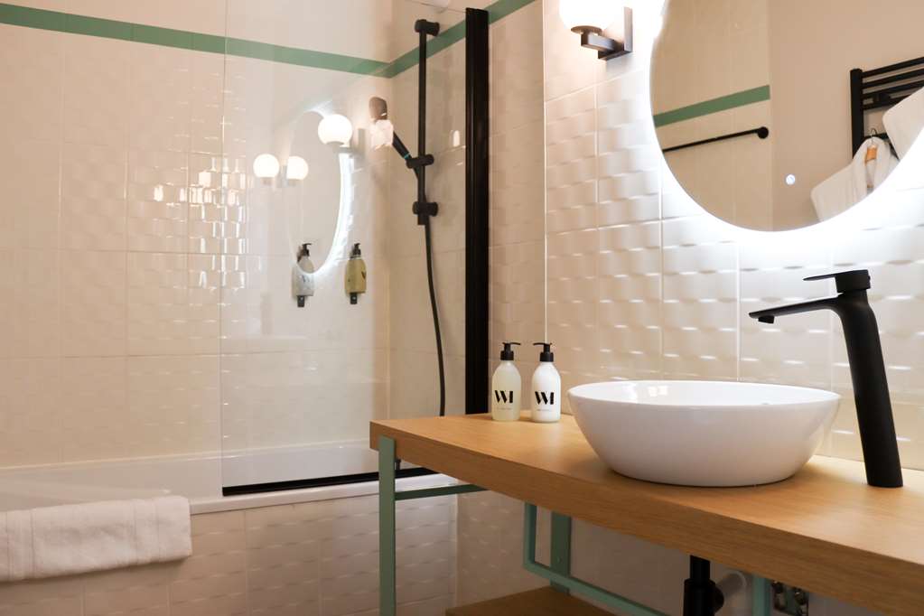 BEST OF BOTH-guestroom-Guest Room,Bathroom,On-Site.jpg