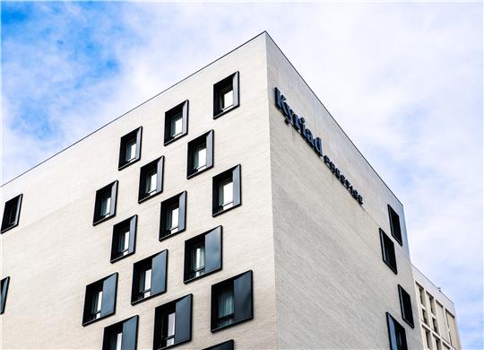 HÔTEL KYRIAD PRESTIGE ASNIERES SUR SEINE