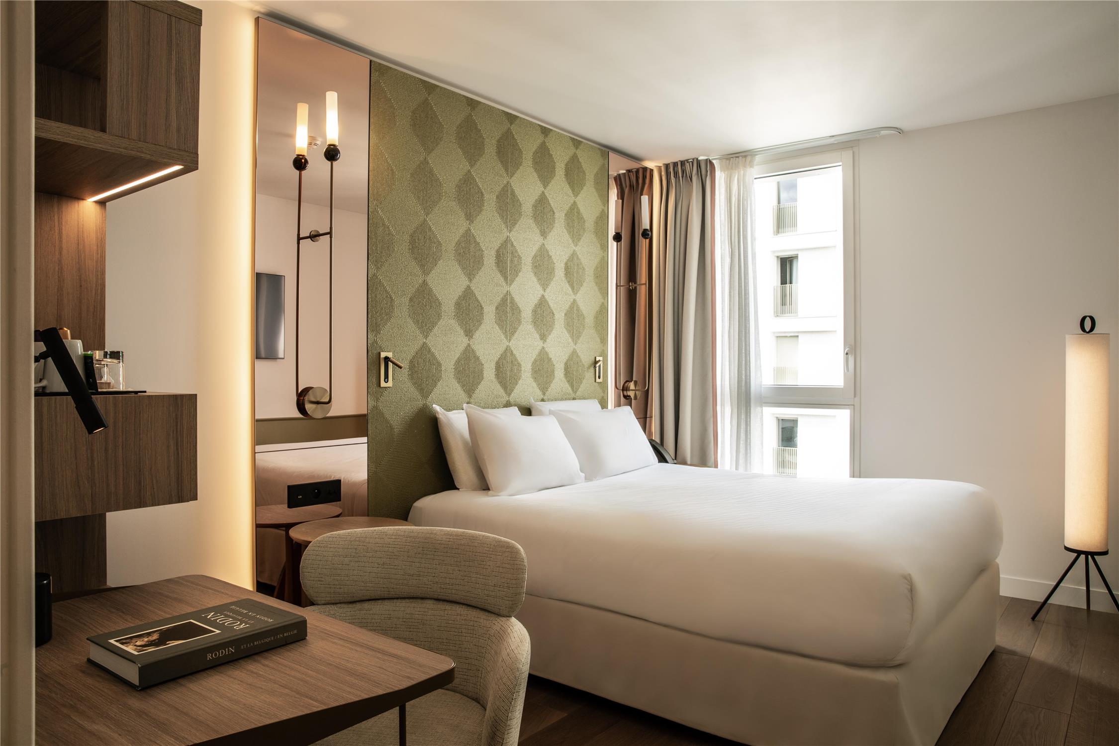 HOTEL KYRIAD PRESTIGE ASNIERES SUR SEINE - null