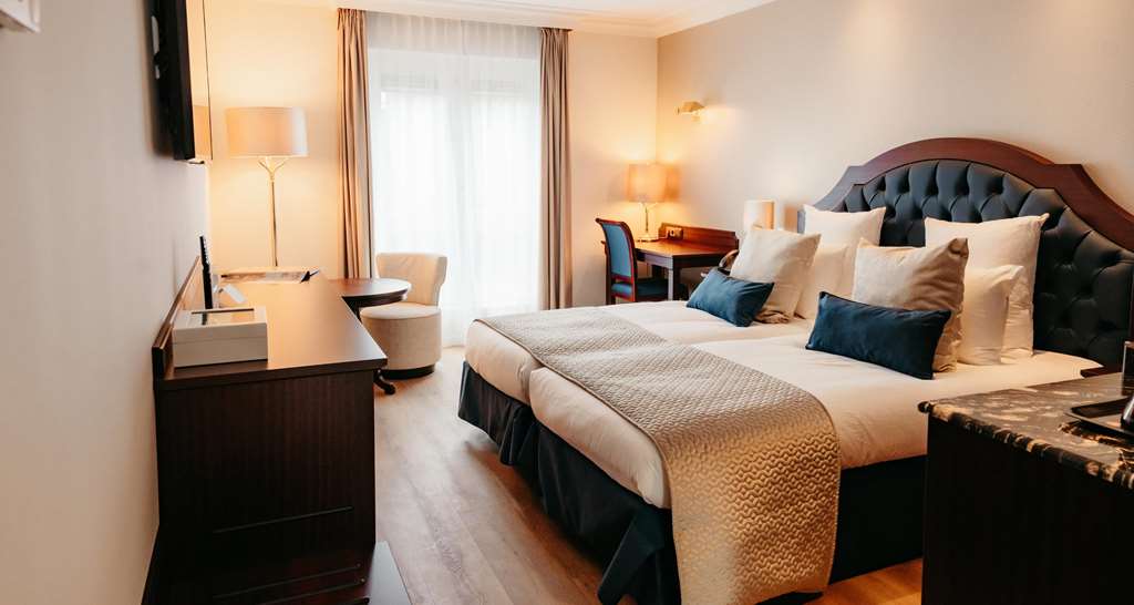 Grand Hotel Karel V-guestroom-Guest Room,On-Site.jpg