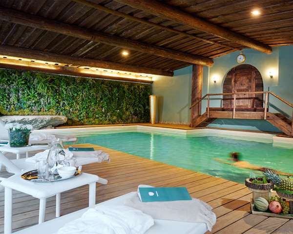 HOTEL FLUELA DAVOS  PART OF HYATT - Photo 31