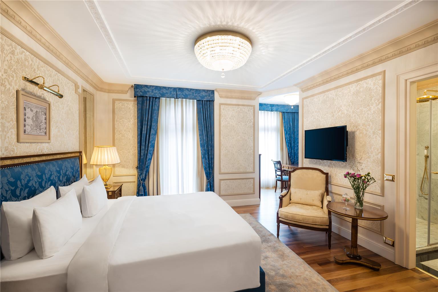 HOTEL FLUELA DAVOS PART OF HYATT - Photo 4
