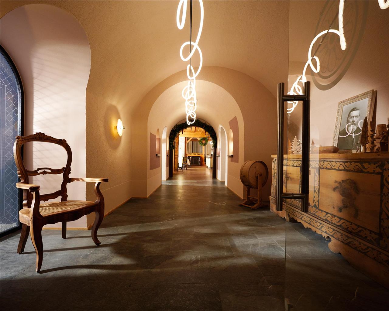 HOTEL FLUELA DAVOS PART OF HYATT - Photo 20
