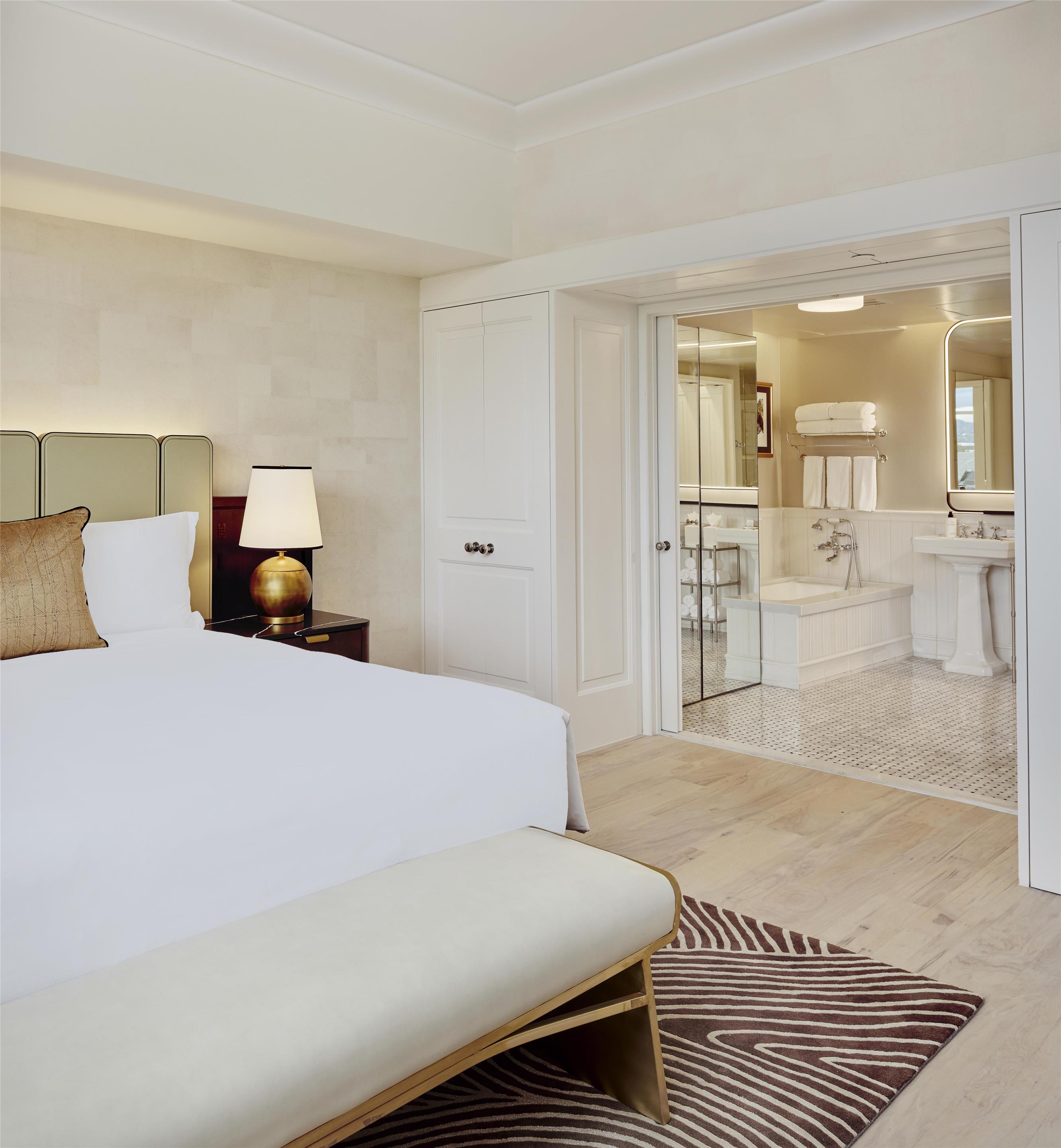 Guest room bath