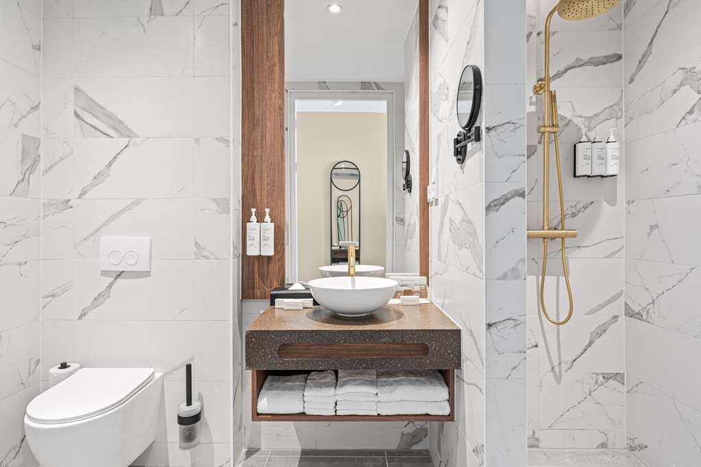 THE RIF MANGROVE BEACH ALL INC CURI-guestroom-Guest Room,Bathroom,On-Site.jpg