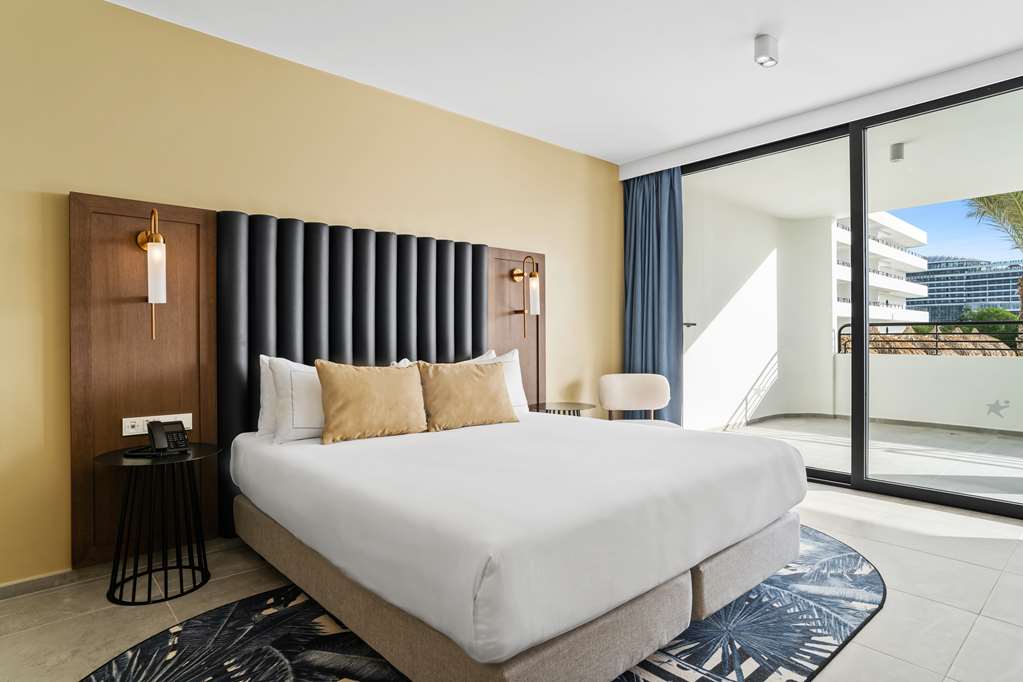 THE RIF MANGROVE BEACH ALL INC CURI-guestroom-Guest Room,On-Site.jpg