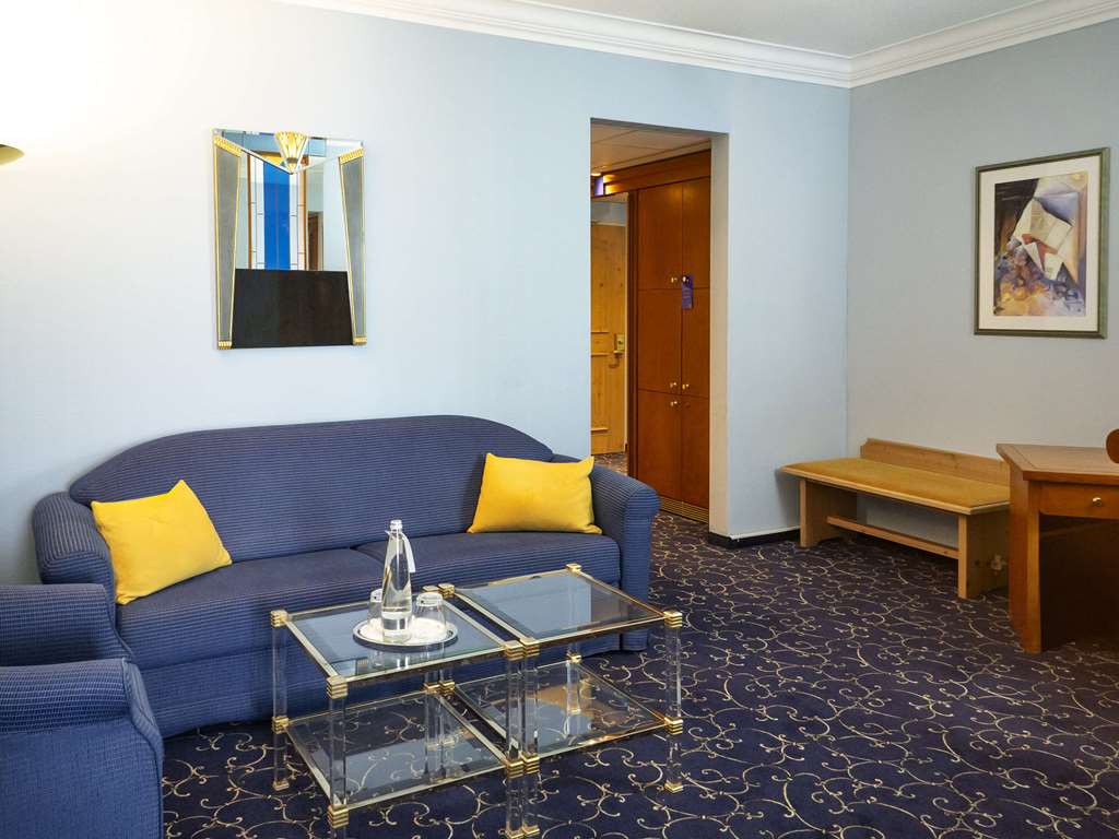Atomis Hotel Munich Airport by Mercure Room Type - Executive King Suite with one Pull-Out Bed Atomis Hotel Munich Airport by Mercure Room Type - Executive King Suite with one Pull-Out Bed