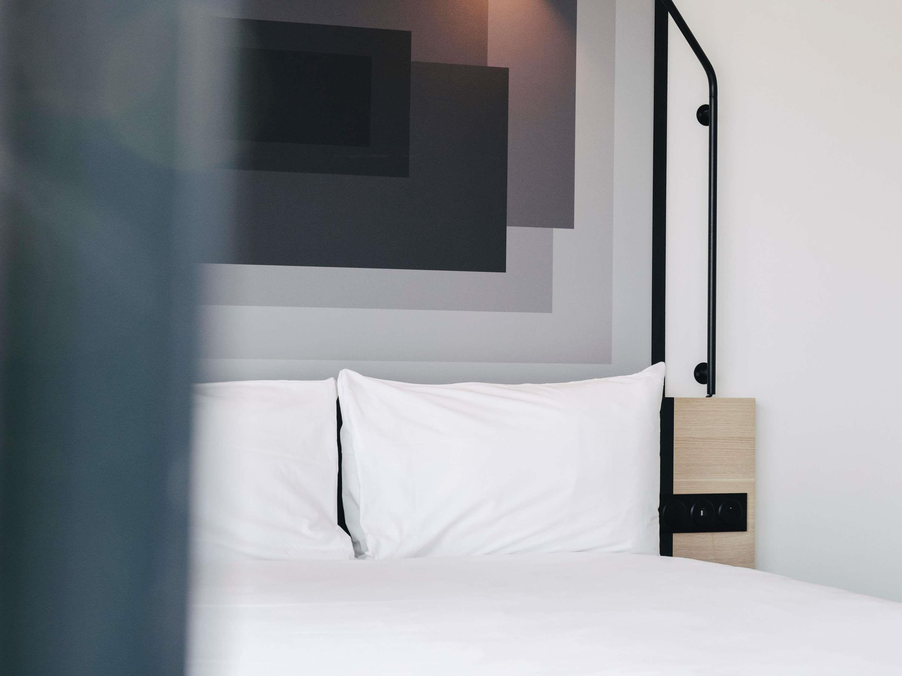Ibis Rouen Centre Rive Droite Pasteur Room Type - Family room with 1 double bed and 1 single sofa bed