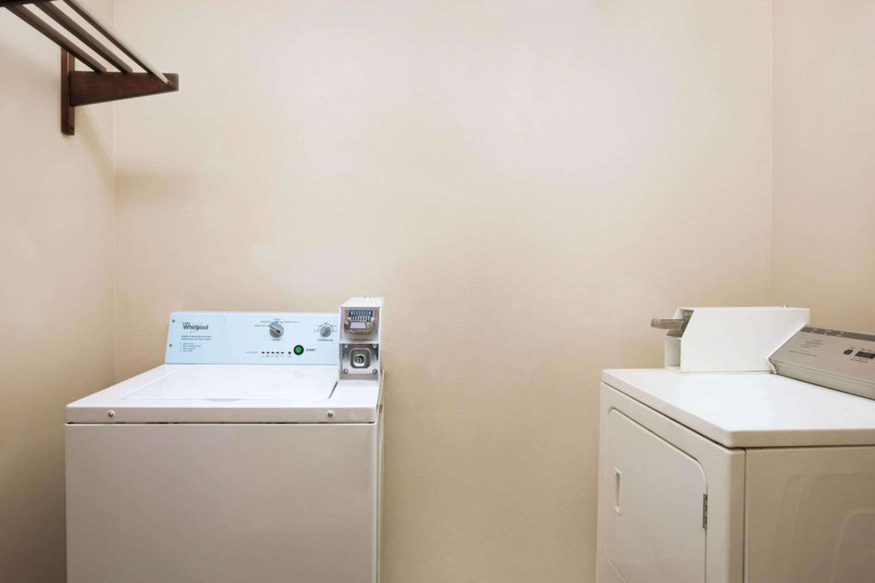 Guest laundry facilities | Express Inn and Suites