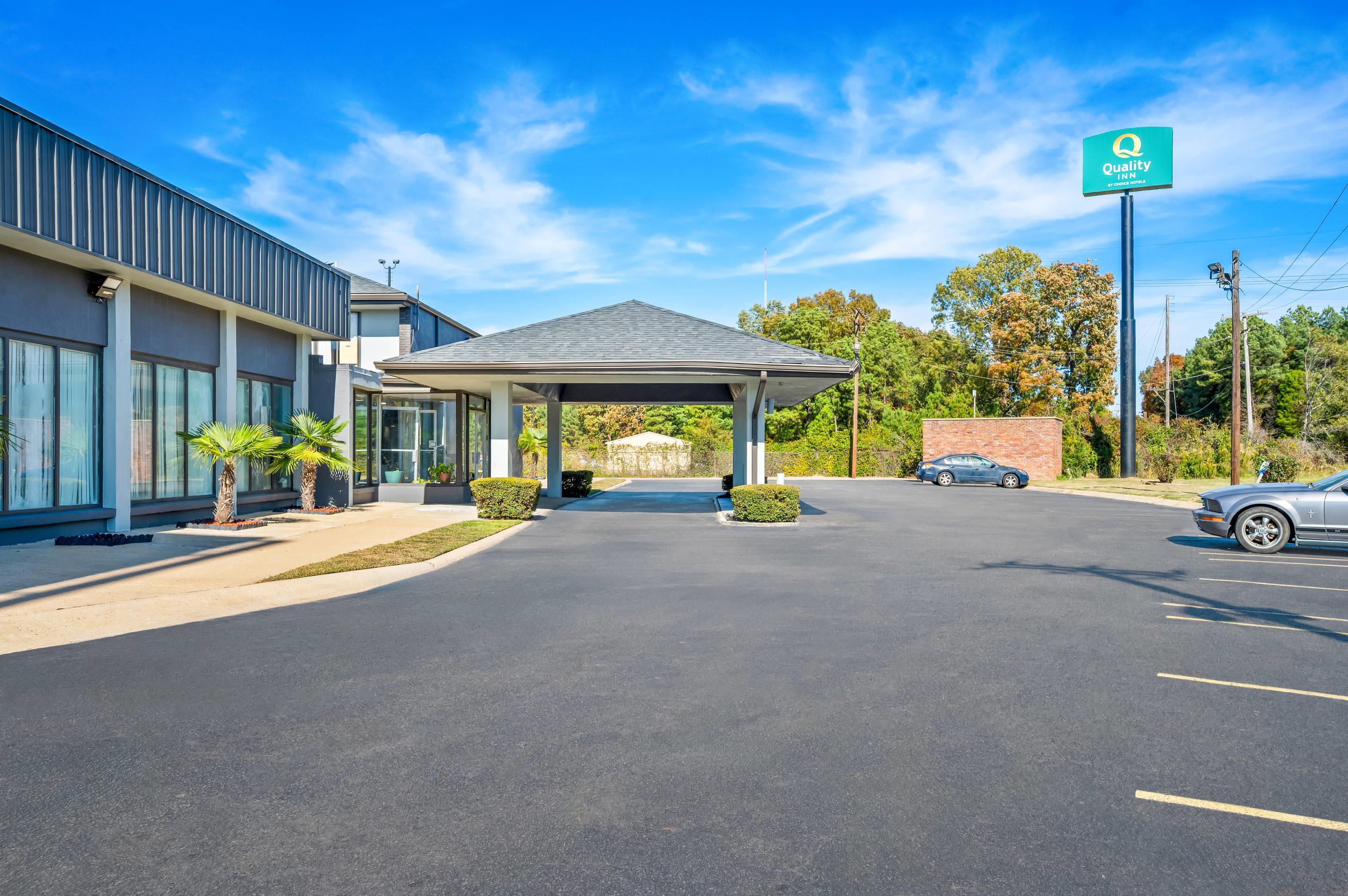 Hotel exterior | Express Inn and Suites