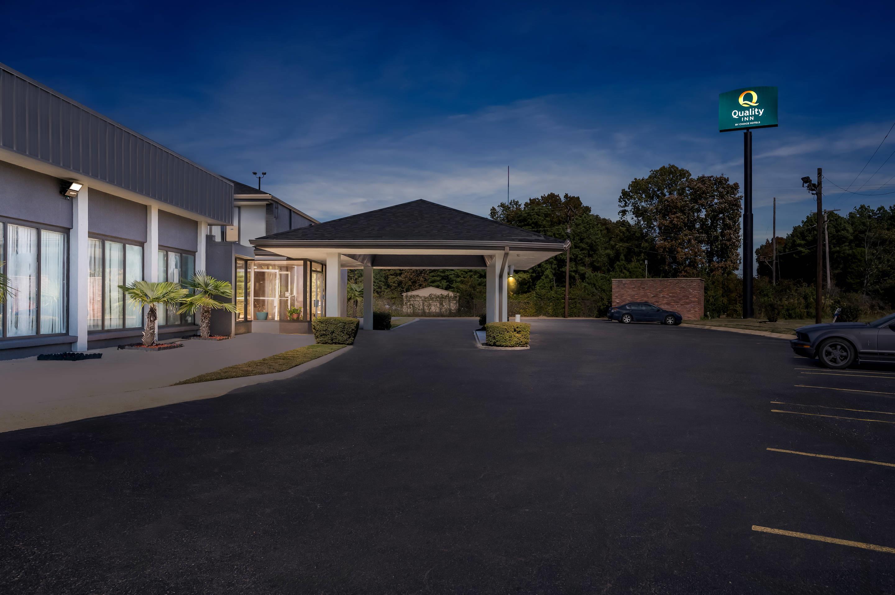 Hotel exterior | Express Inn and Suites