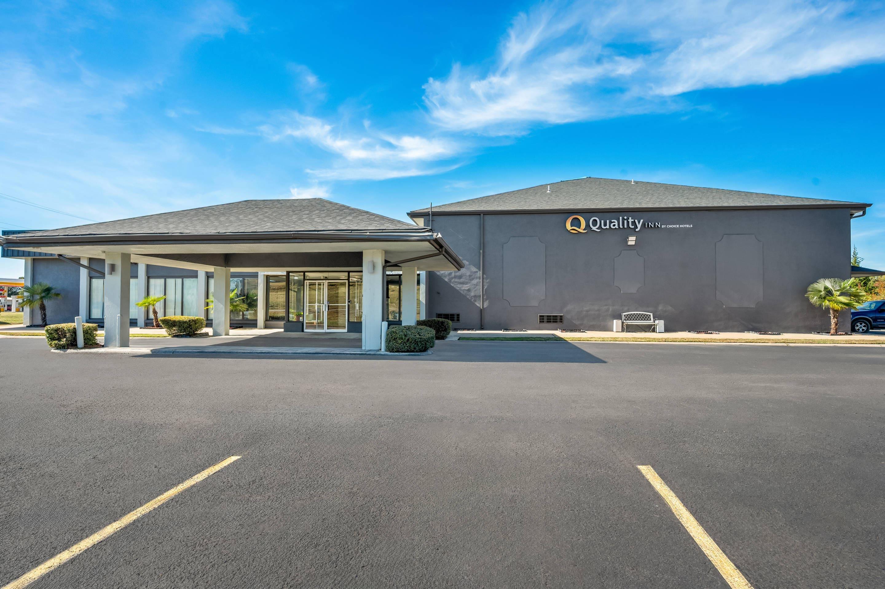 Hotel exterior | Express Inn and Suites