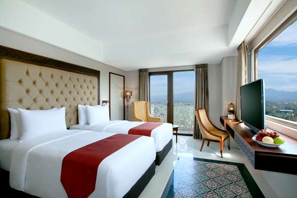 2 Single Beds, Smoking Room, Executive Room, Mountain View, Safety Box, Mini Fridge, Shower In Room, Full Breakfast