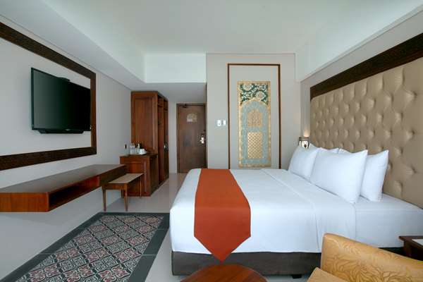 1 Double Bed, Smoking Room, Deluxe Room, Safety Box, Mini Fridge, Hairdryer, Shower In Room, Full Breakfast