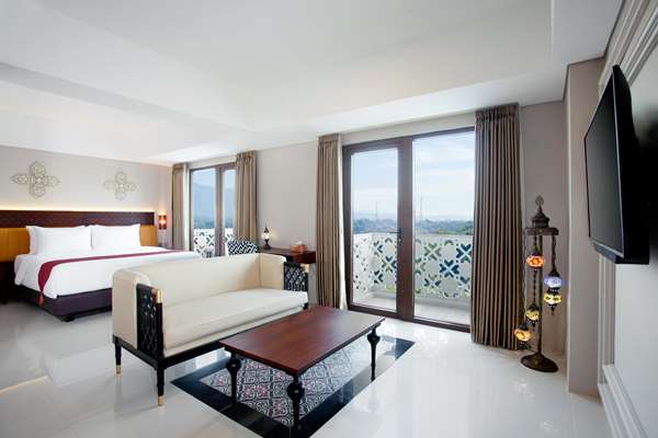 1 Double Bed, Smoking Room, Junior Suite, Sofa, Safety Box, Mini Fridge, Shower In Room, Full Breakfast