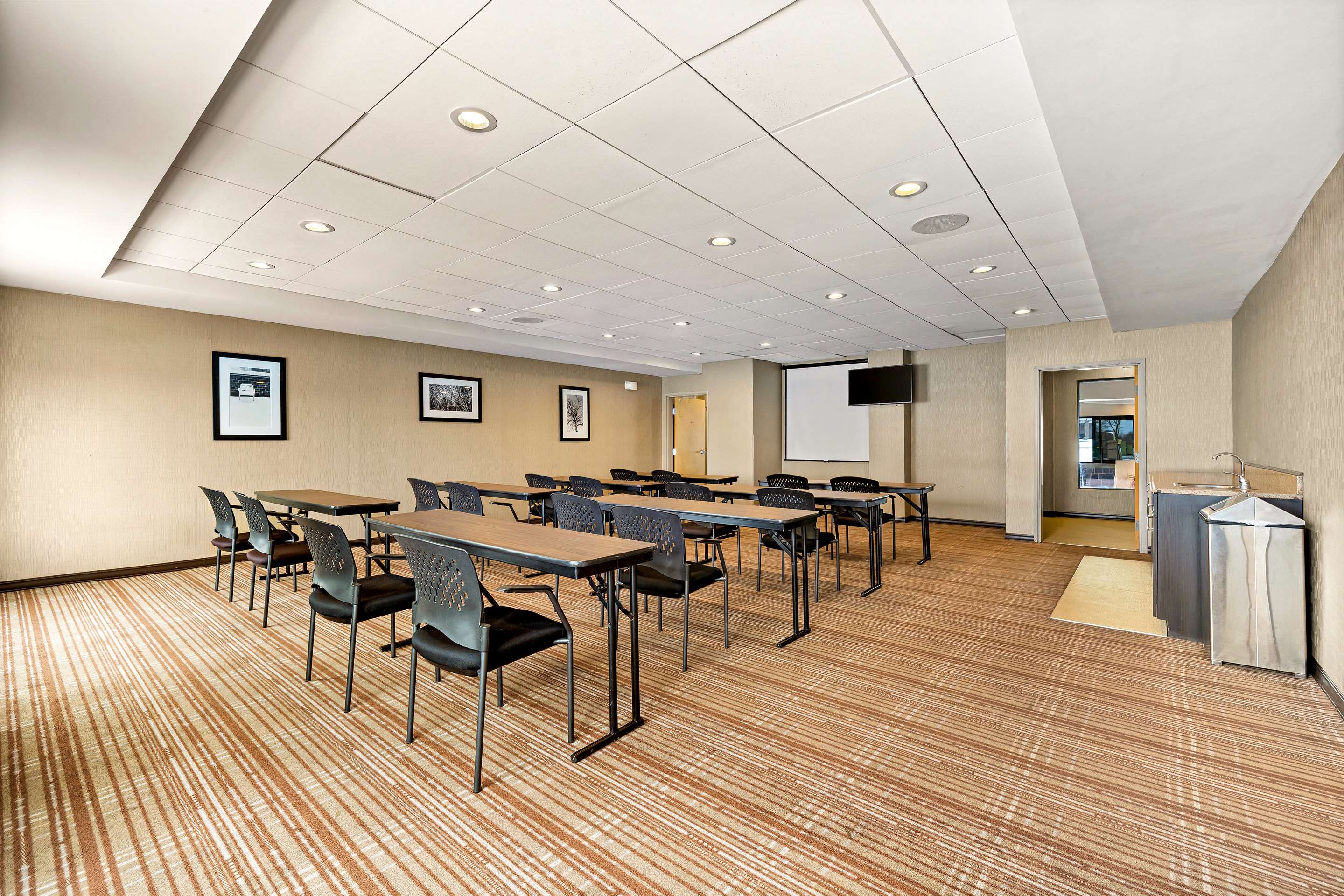 IN Meeting Space