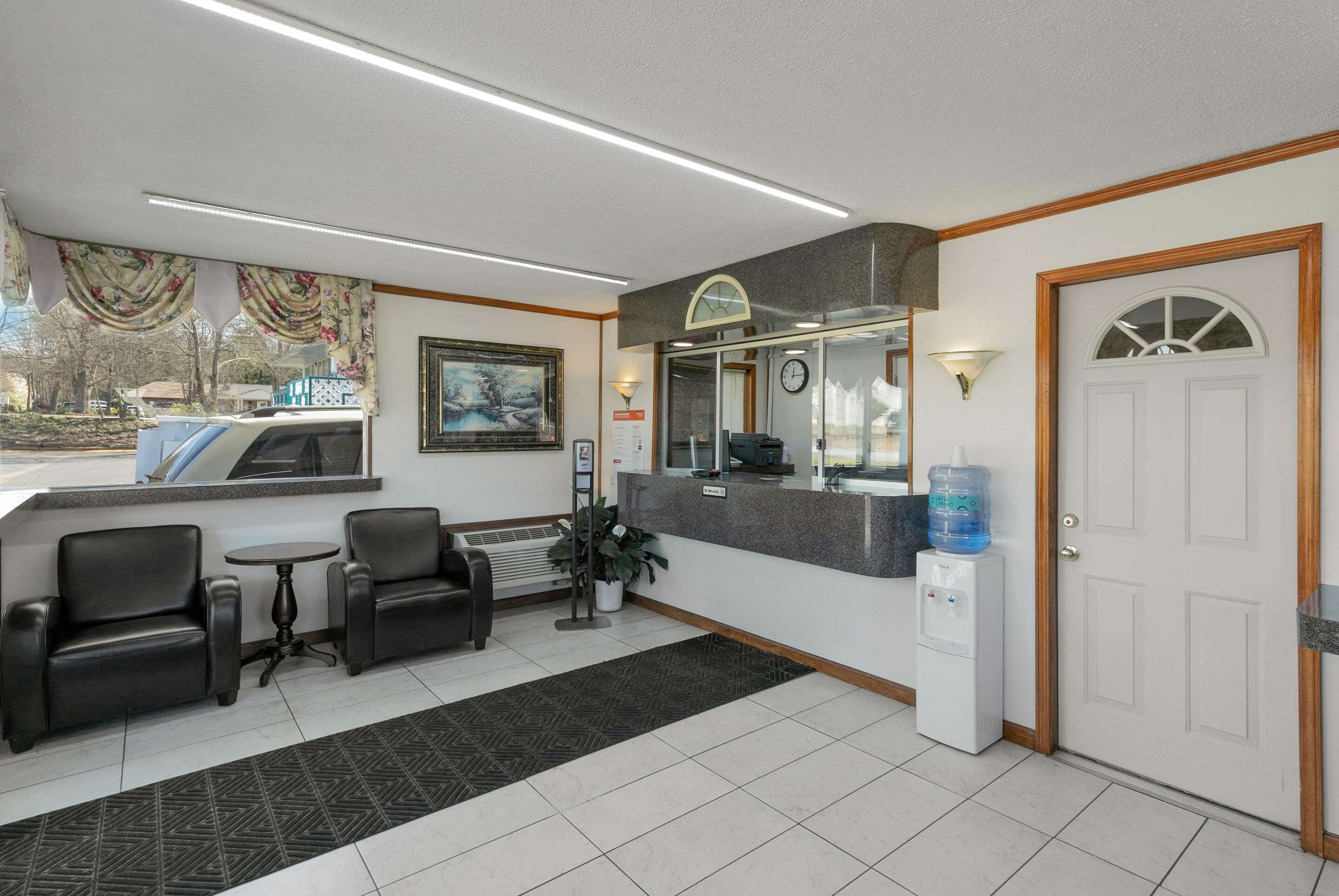 Hotel lobby | Econo Lodge