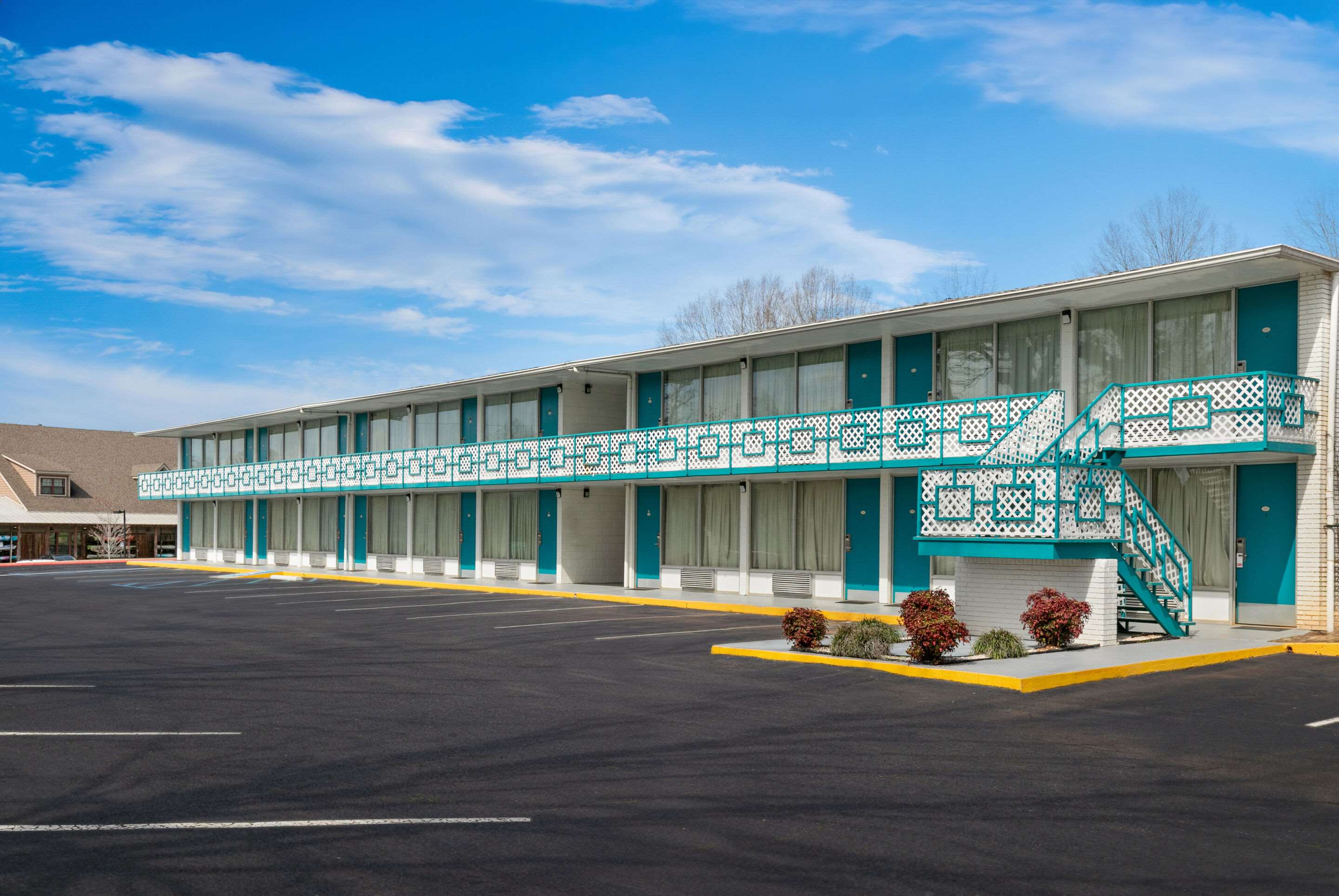 Hotel exterior | Econo Lodge