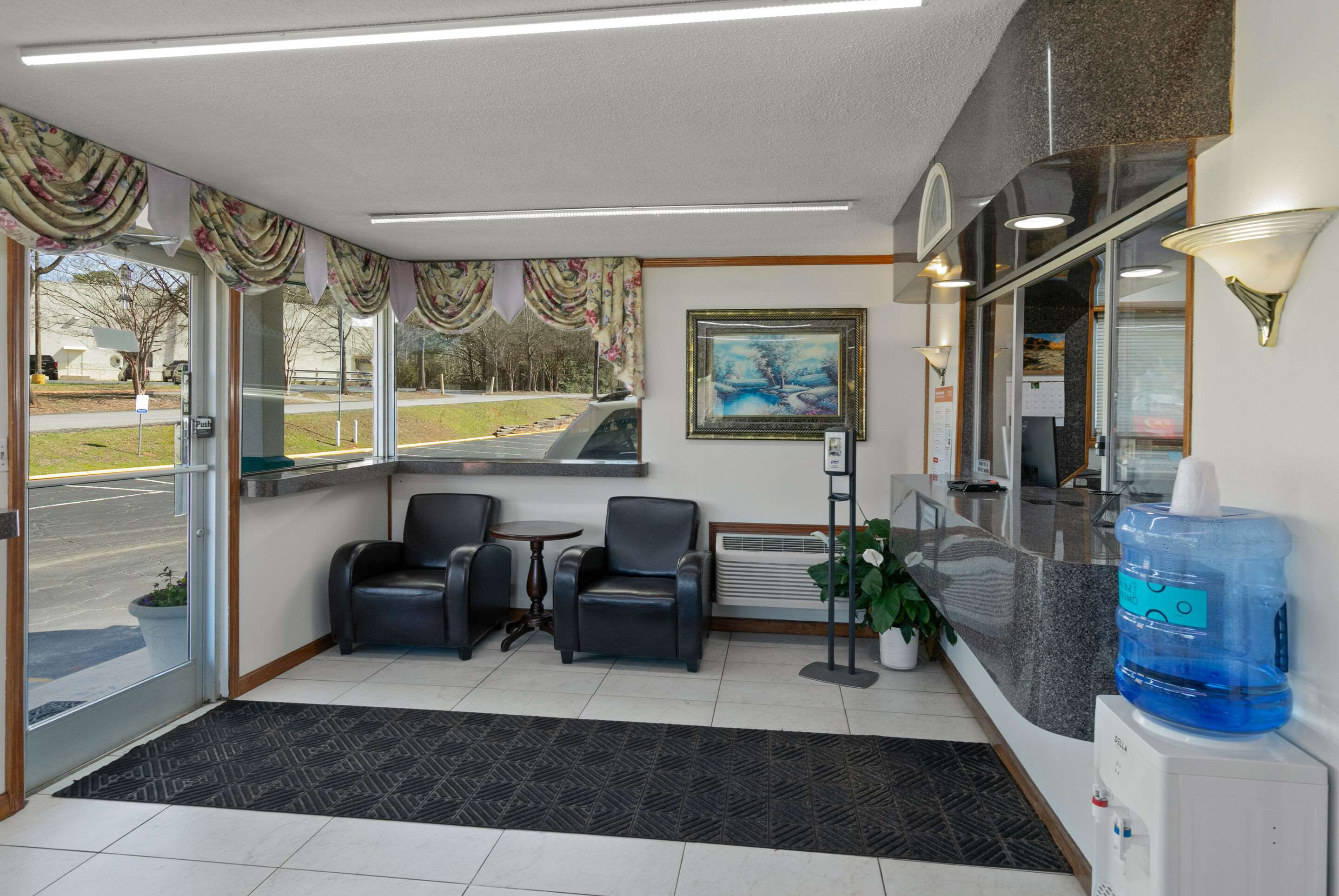 Hotel lobby | Econo Lodge