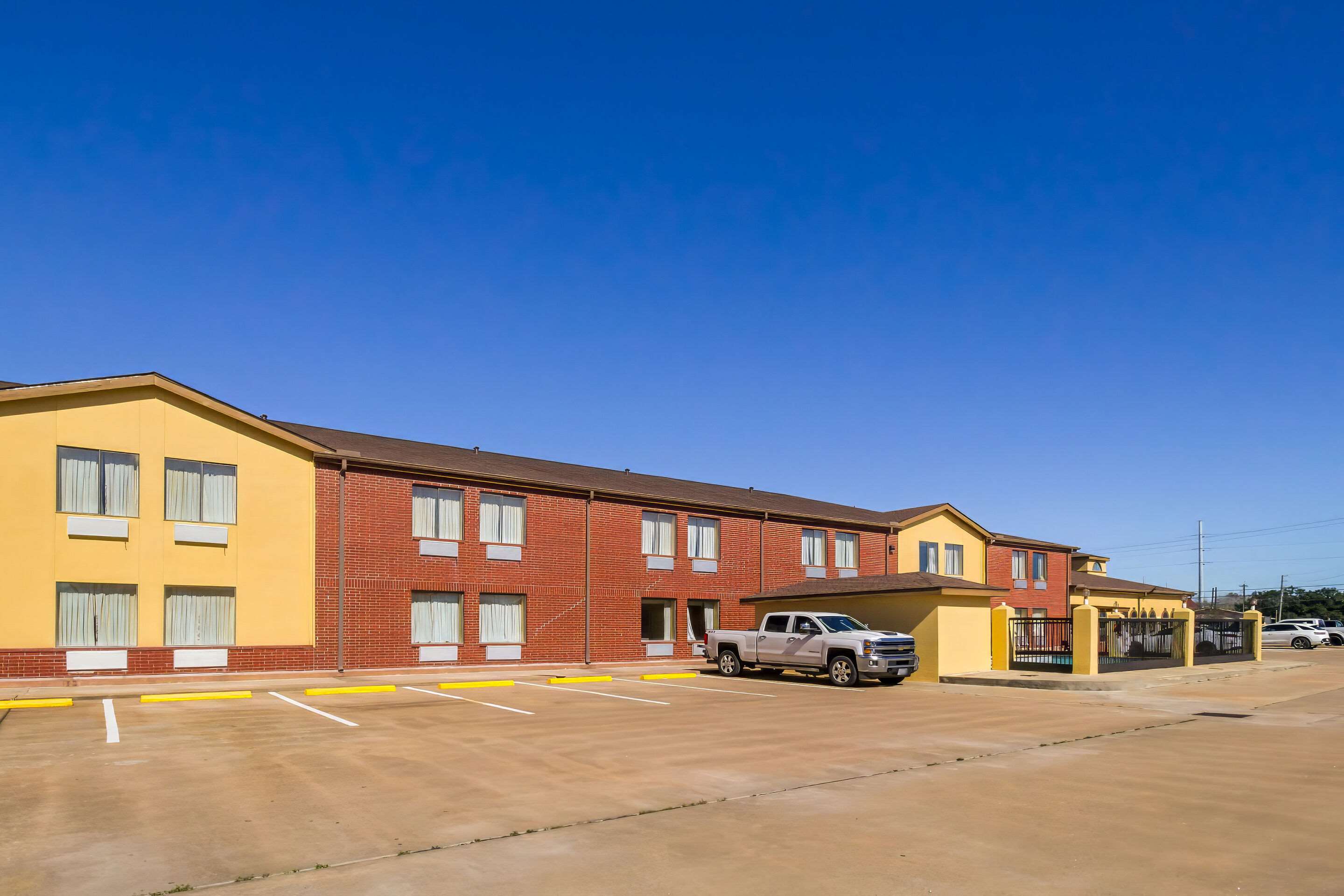 Hotel exterior | Quality Inn Bay City TX
