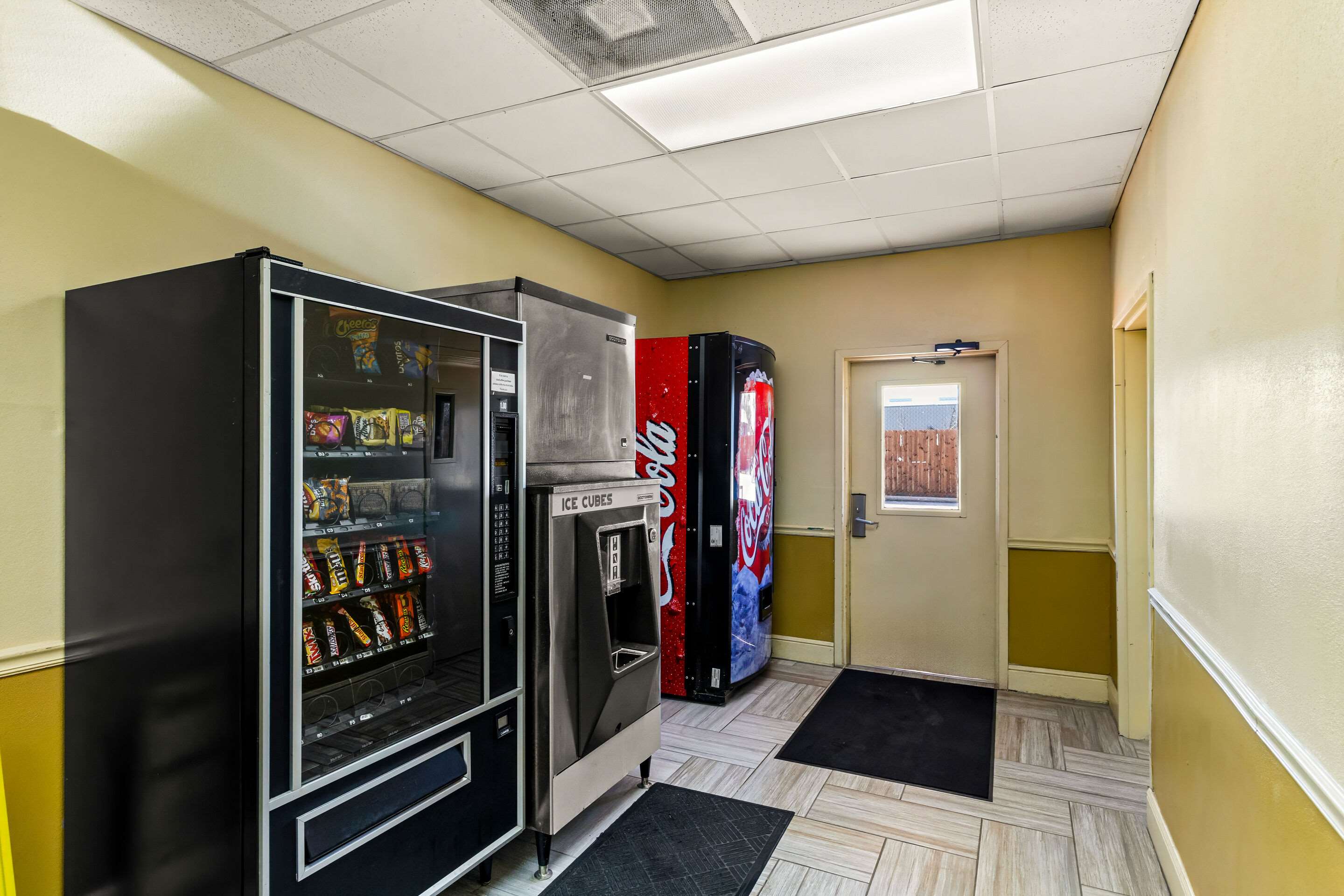 Hotel vending area | Quality Inn Bay City TX