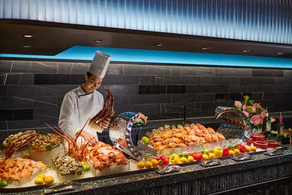 Dining,Dining Area,Restaurant,On-Site