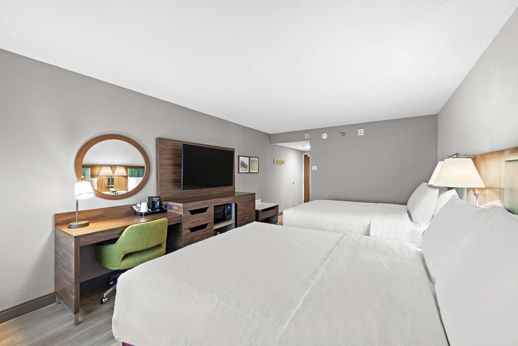 HAMPTON INN HILTON LOS ANGELES LAX-guestroom-Guest Room,On-Site.jpg