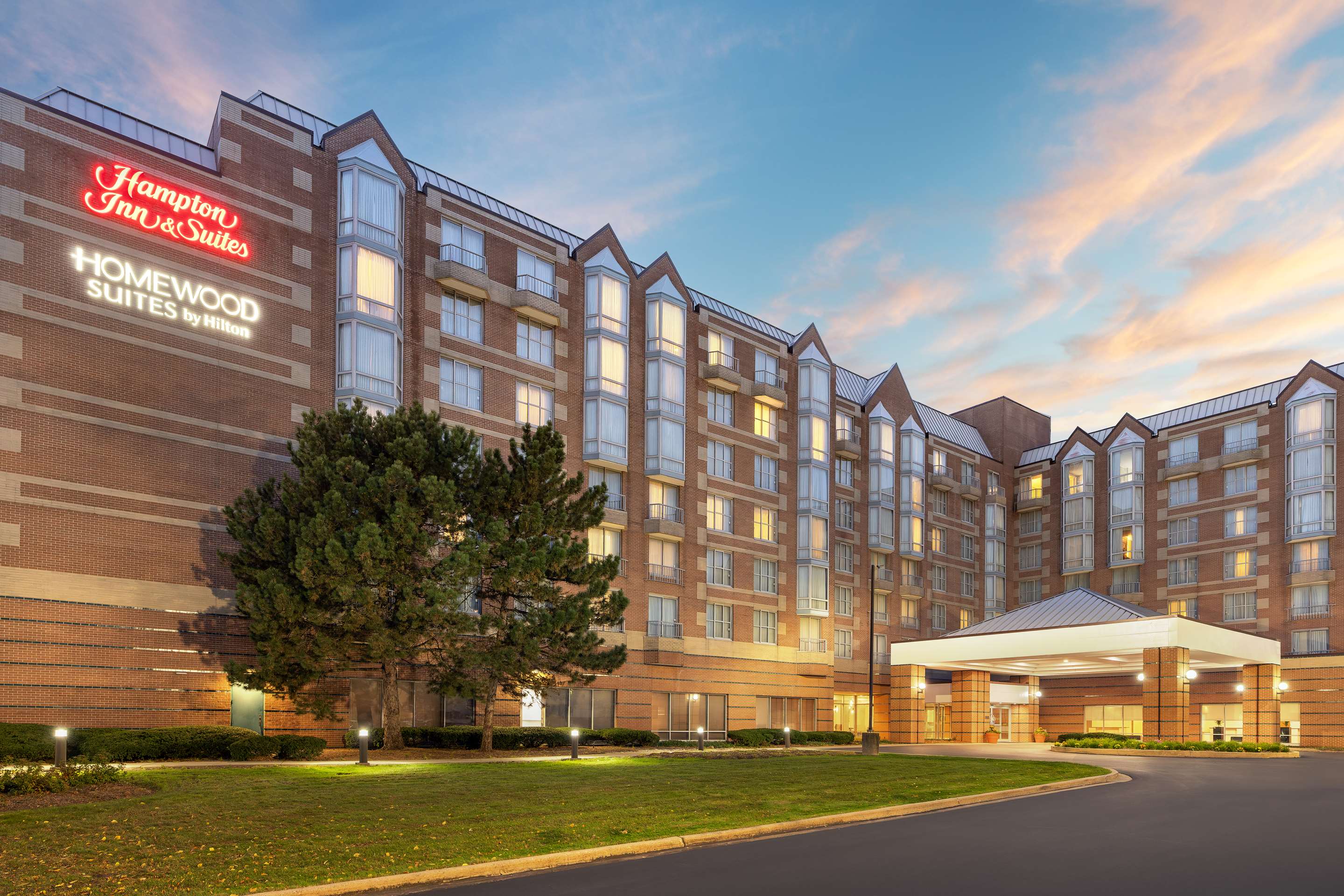 Exterior | Hampton Inn & Suites Downers Grove Chicago