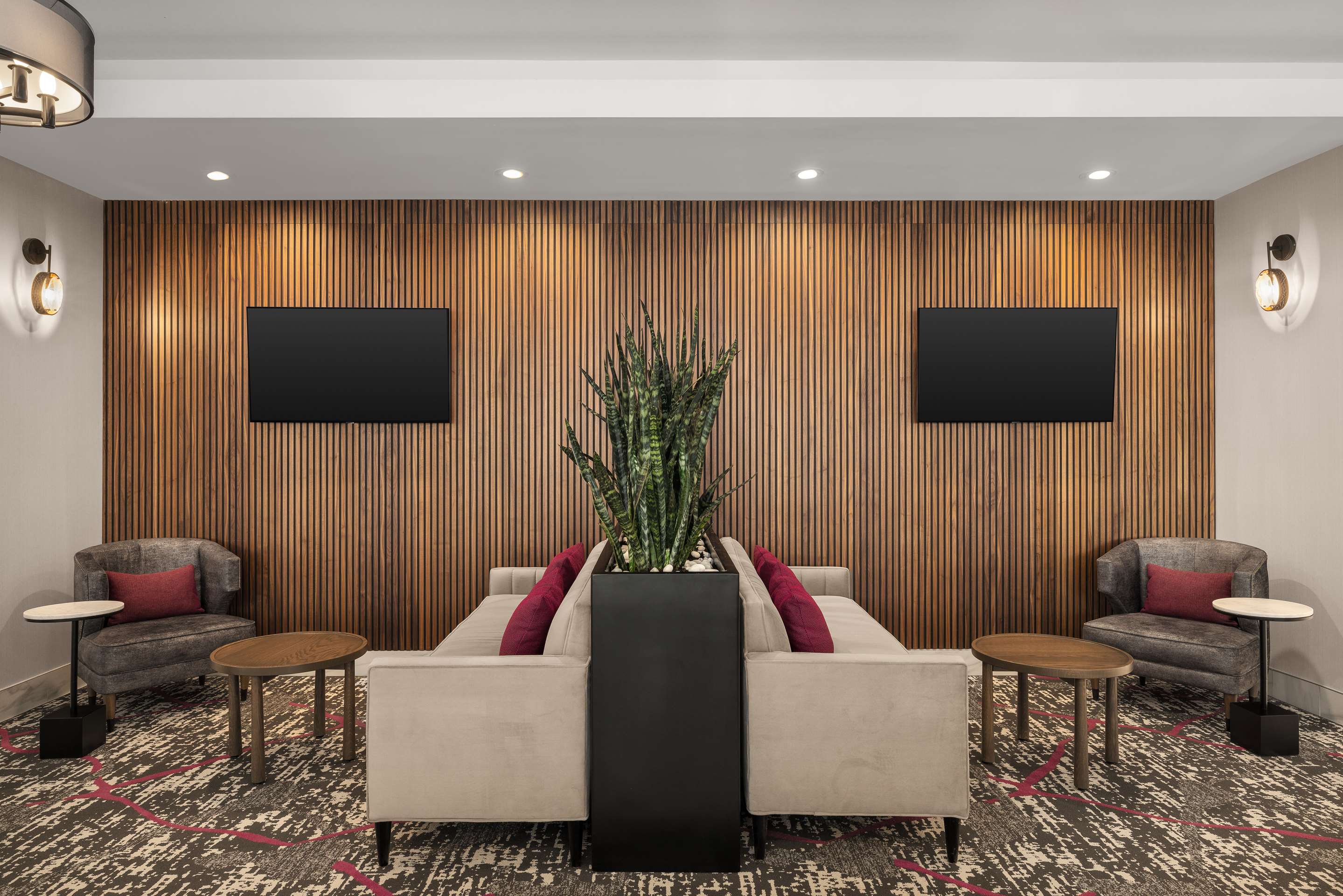 Lobby | Hampton Inn & Suites Downers Grove Chicago