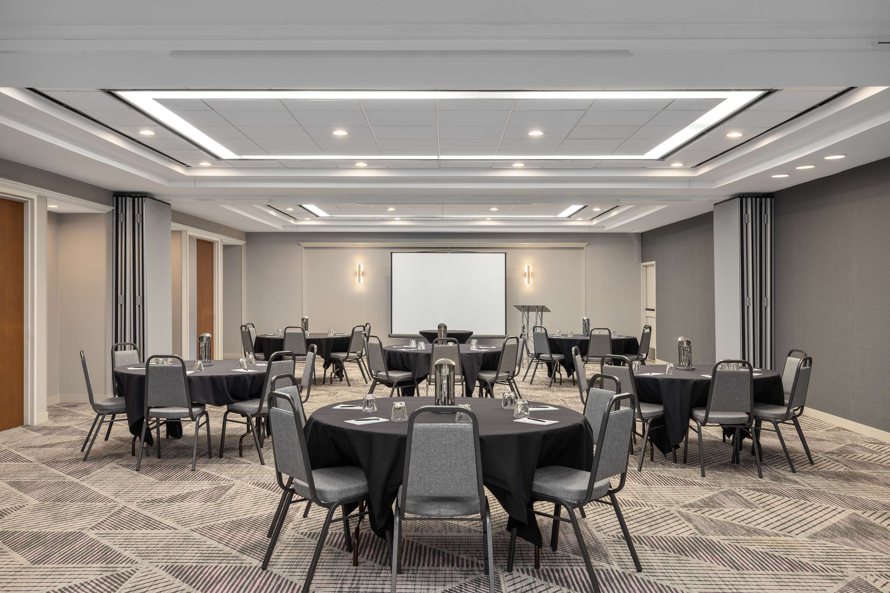 Meeting Room | Hampton Inn & Suites Downers Grove Chicago