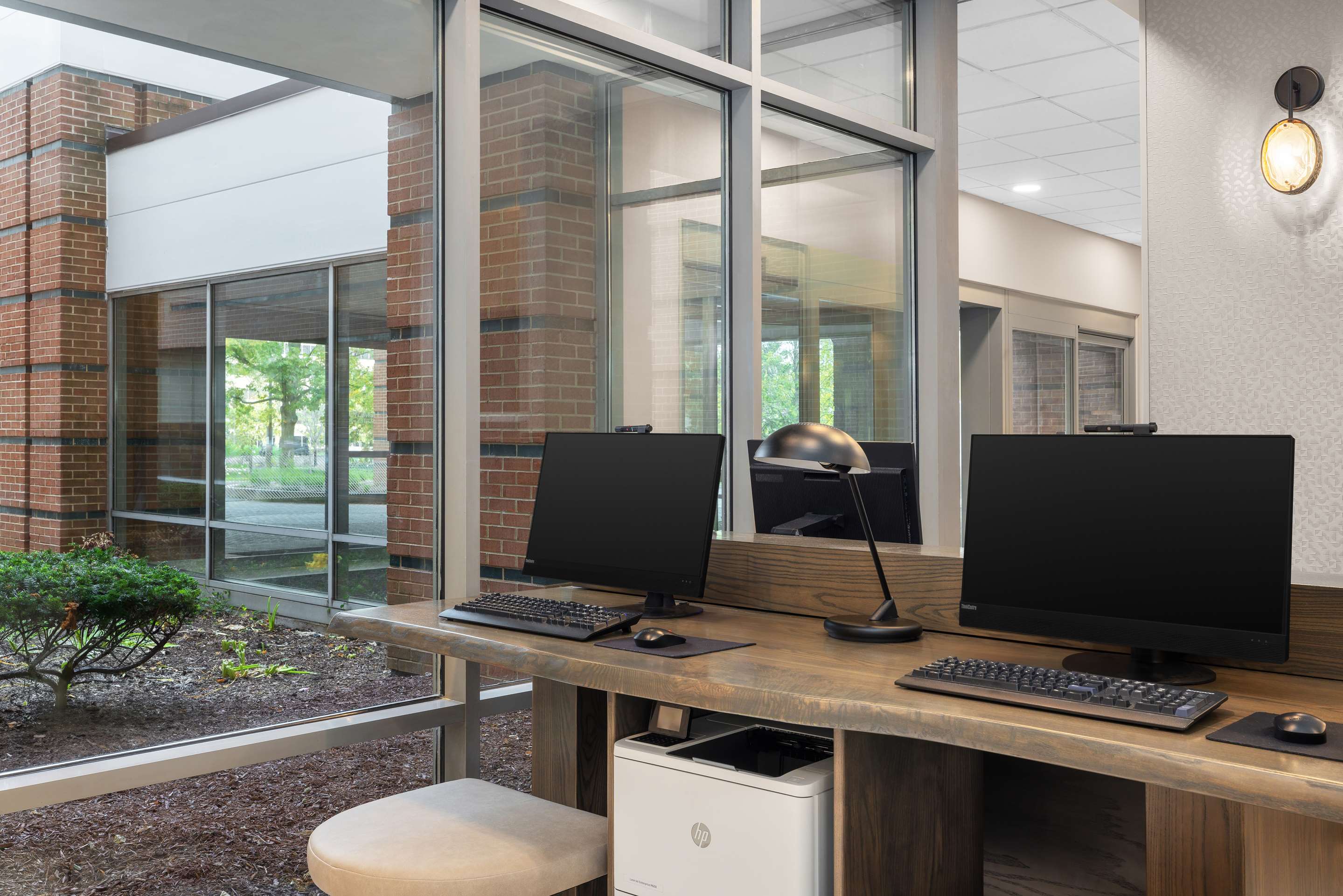 Business Center | Hampton Inn & Suites Downers Grove Chicago