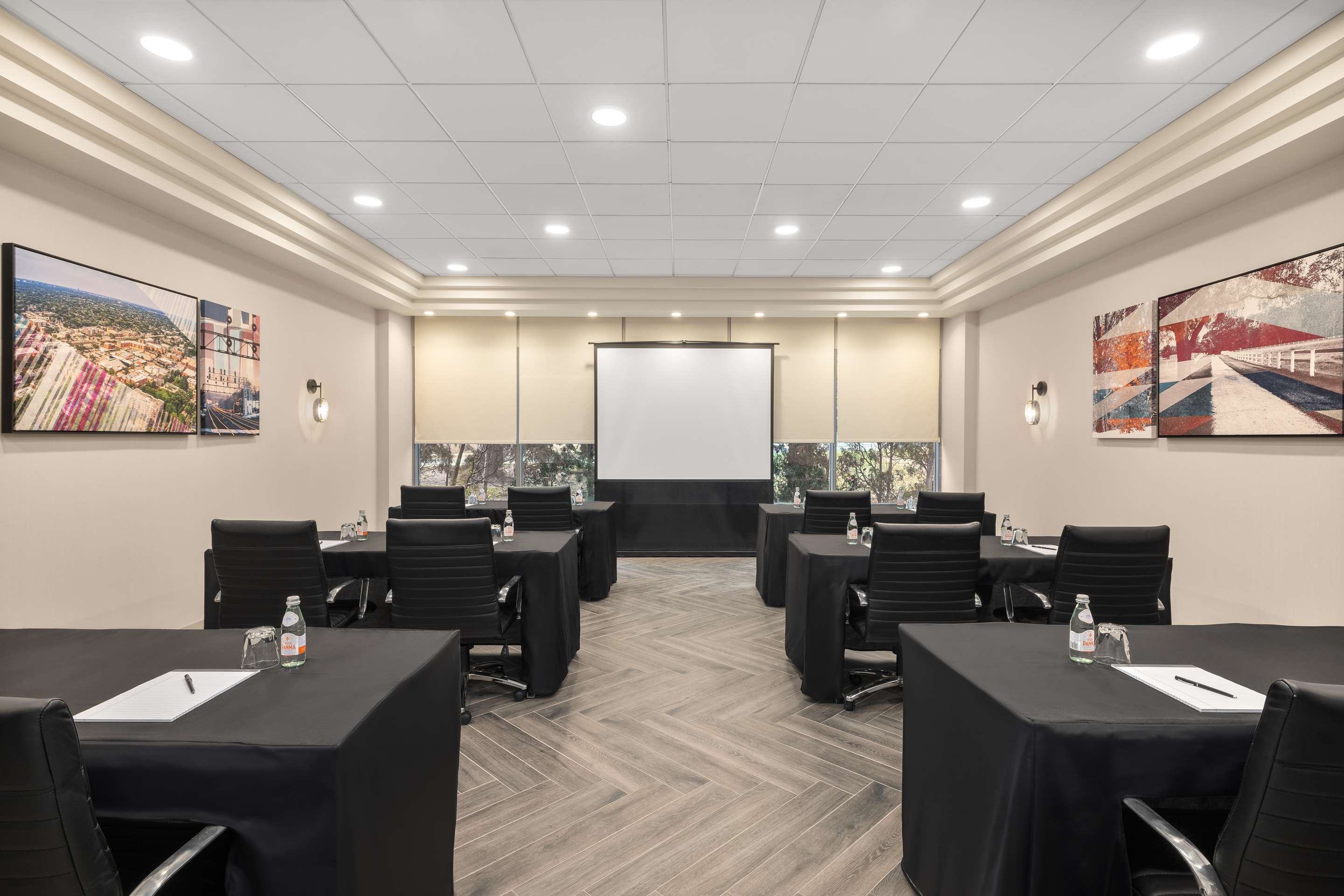 Meeting Room | Hampton Inn & Suites Downers Grove Chicago