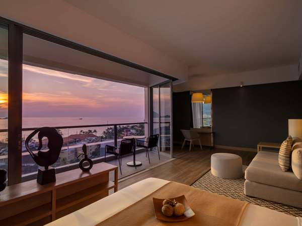 SUITE, 1 king size bed, Balcony, Sea view
