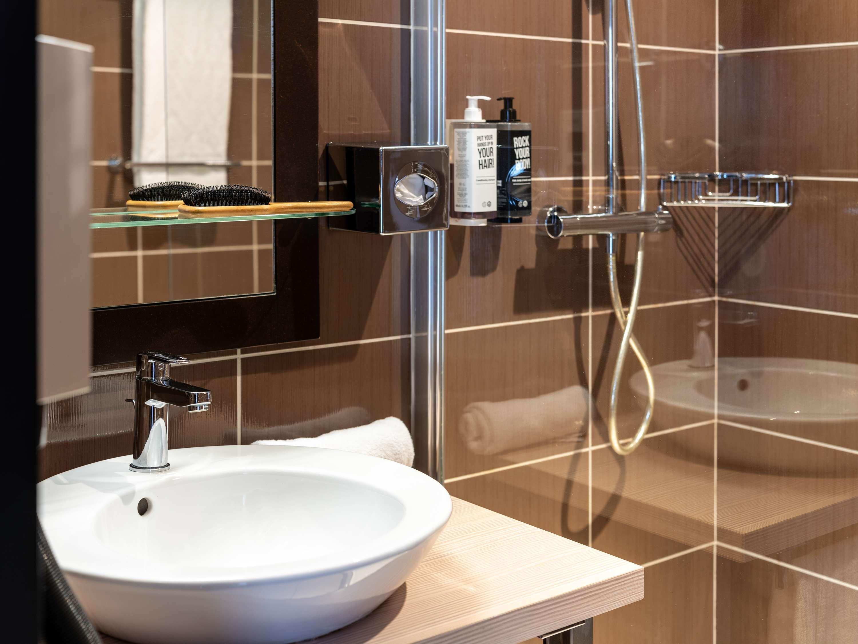 Kyriad Prestige Dijon Nord Valmy - Tap to explore photos