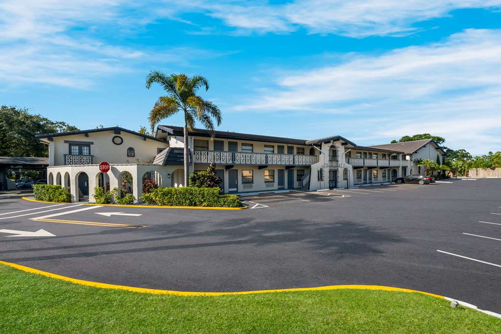 Quality Inn & Suites Orlando-North