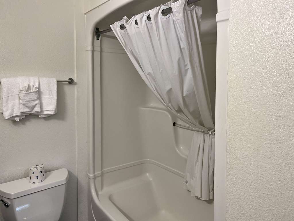 STUDIO 6 BELMONT, CA SAN FRANCISCO-guestroom-Guest Room,Bathroom,On-Site.jpg