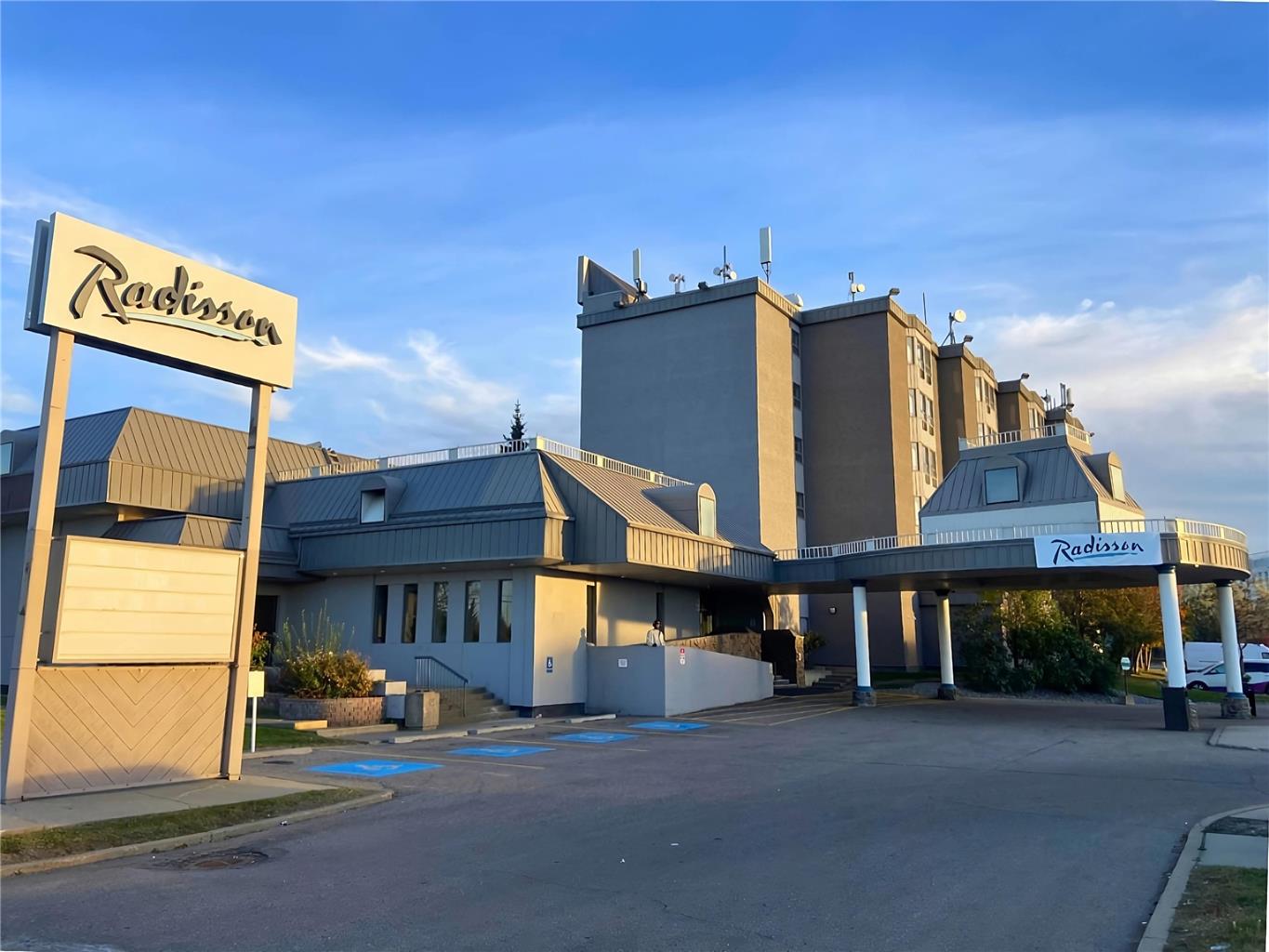 Radisson Hotel & Conference Centre
